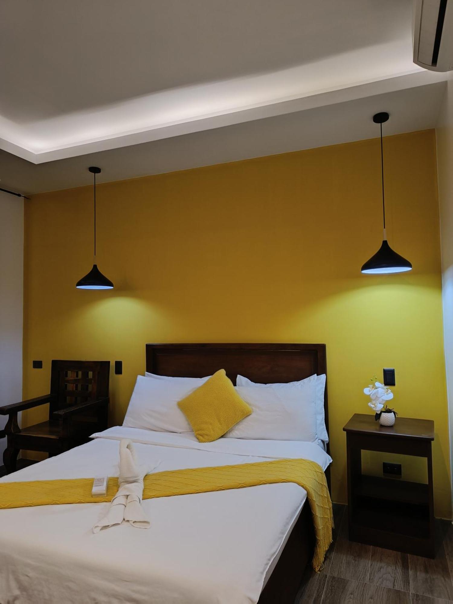 Plato De Ciudad II Hotel Caticlan Exterior photo